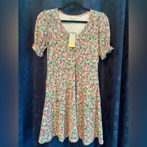 NWT Boden Floral Dress size 2P - So Soft! 🌸